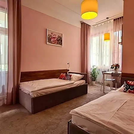 Moderna Rest