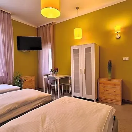 Moderna Rest Hostel *
